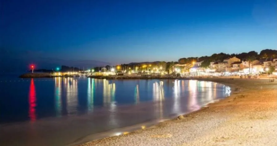 Appartement Le Sof Paradis 2 T2 Sur La Plage Des Lecques Saint-Cyr-sur-Mer France